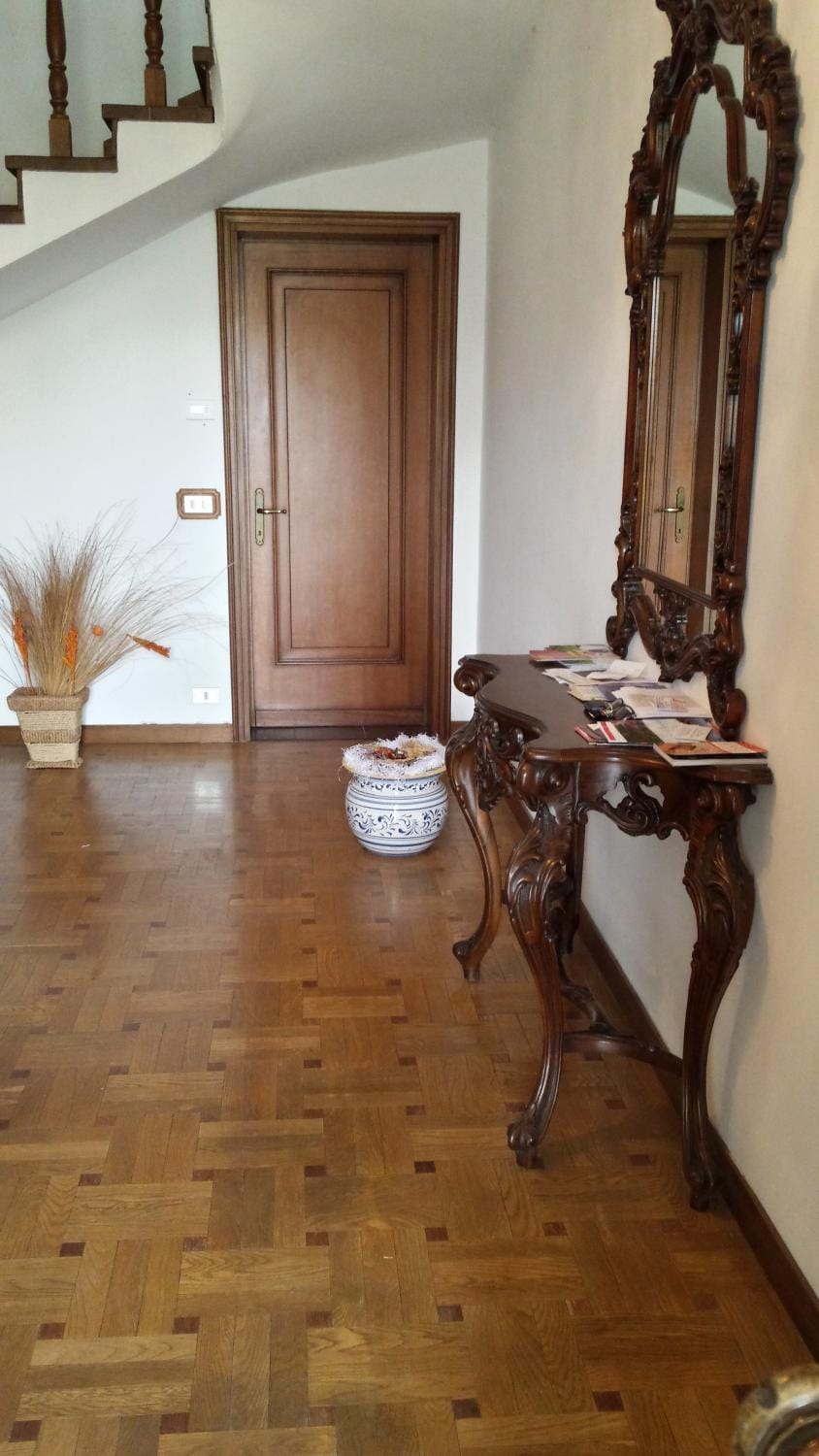 Lobby or reception, Decorative detail