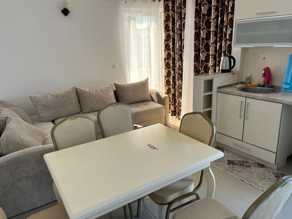 Kitchen or kitchenette, Living room, Dining area