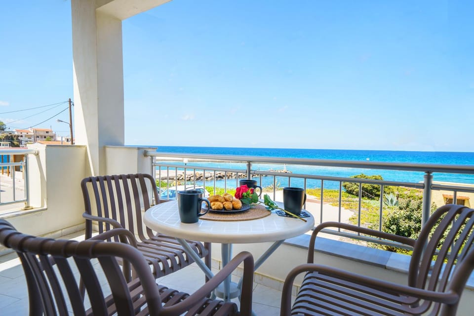 Natural landscape, View (from property/room), Balcony/Terrace, Landmark view, Sea view