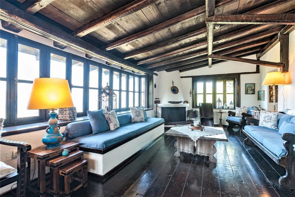 Living room, Photo of the whole room, Seating area