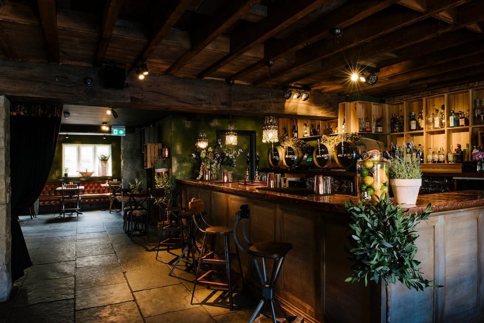 Restaurant/places to eat, Lounge or bar, Food and drinks, Drinks