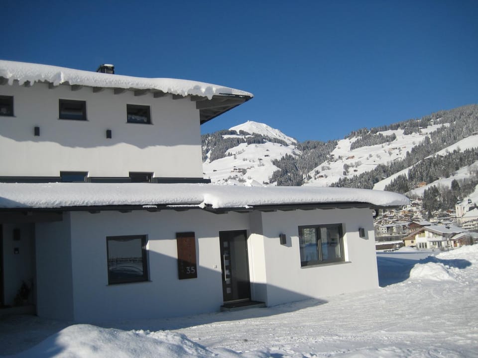 Facade/entrance, Winter, Mountain view, Mountain view