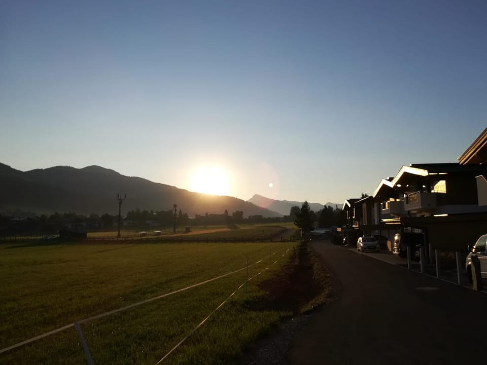 Summer, BBQ facilities, Balcony/Terrace, On site, Mountain view, Sunrise