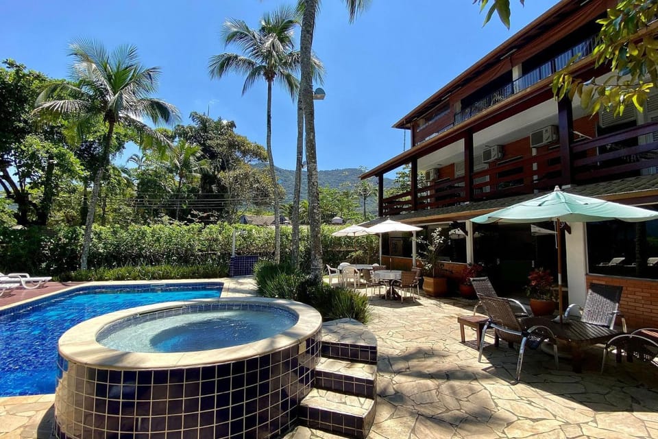 Magnífica casa pé na areia 4 suítes c/ ar e piscina House in State of São Paulo