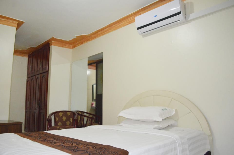 Bed, Decorative detail, Bedroom