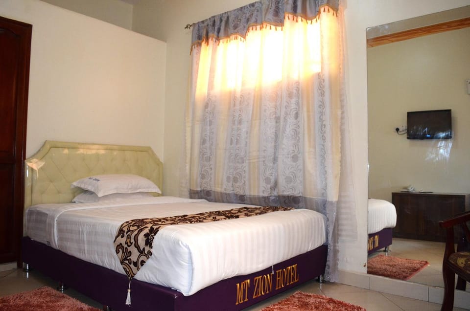 View (from property/room), Decorative detail, Bedroom
