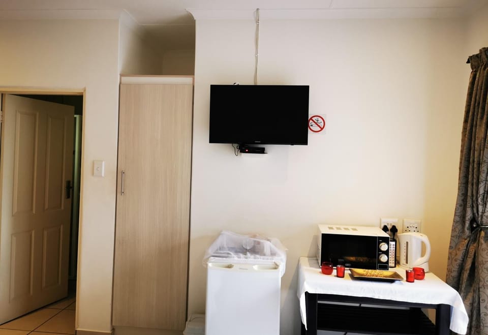 Coffee/tea facilities, Kitchen or kitchenette