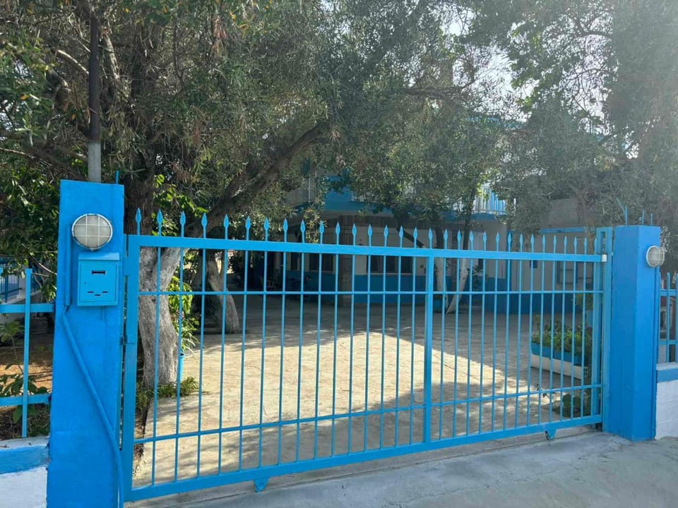 Facade/entrance, Day