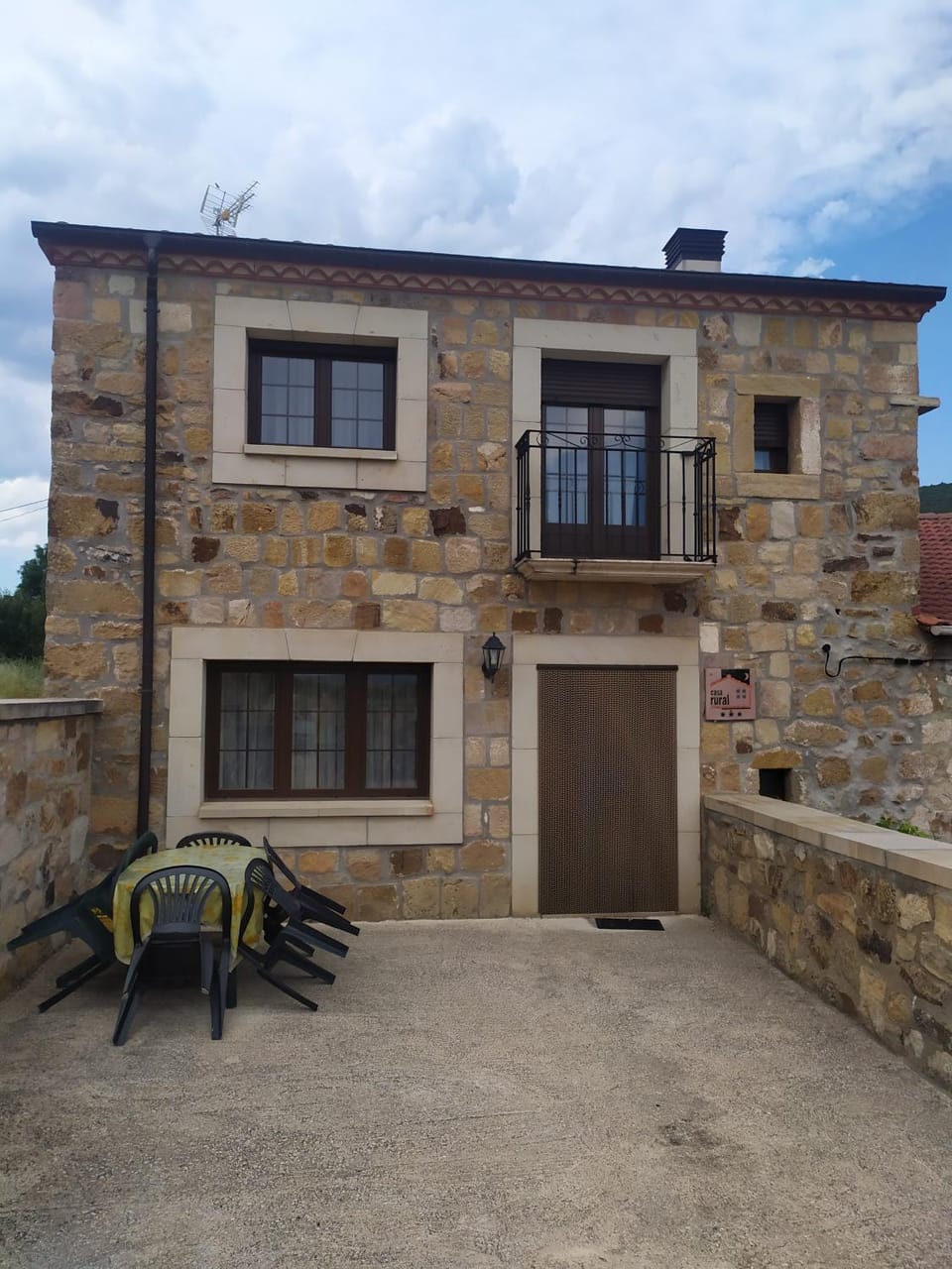 Facade/entrance