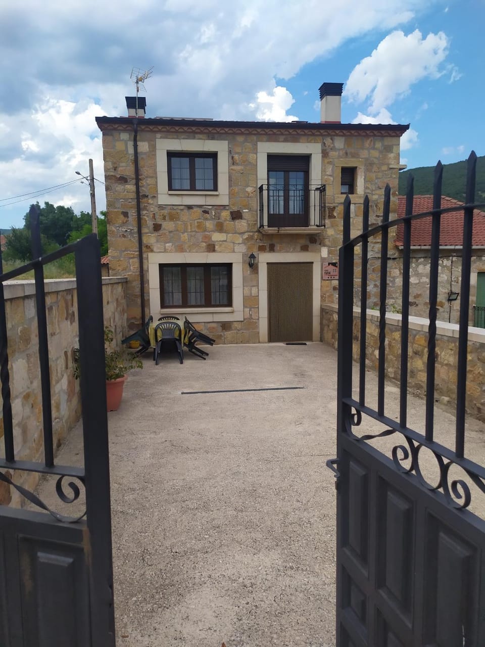 Property building, Balcony/Terrace