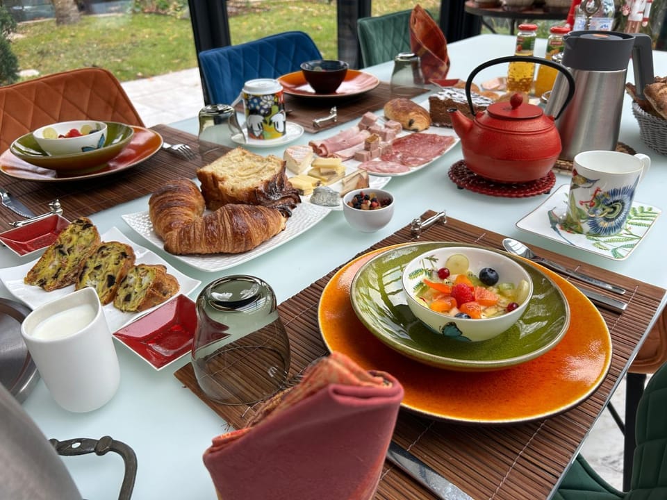 Property building, Restaurant/places to eat, Food and drinks, Food, Garden view, Breakfast, Continental breakfast, Lunch, Drinks