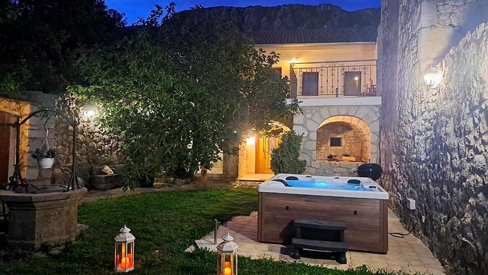 Property building, Hot Tub, Garden view