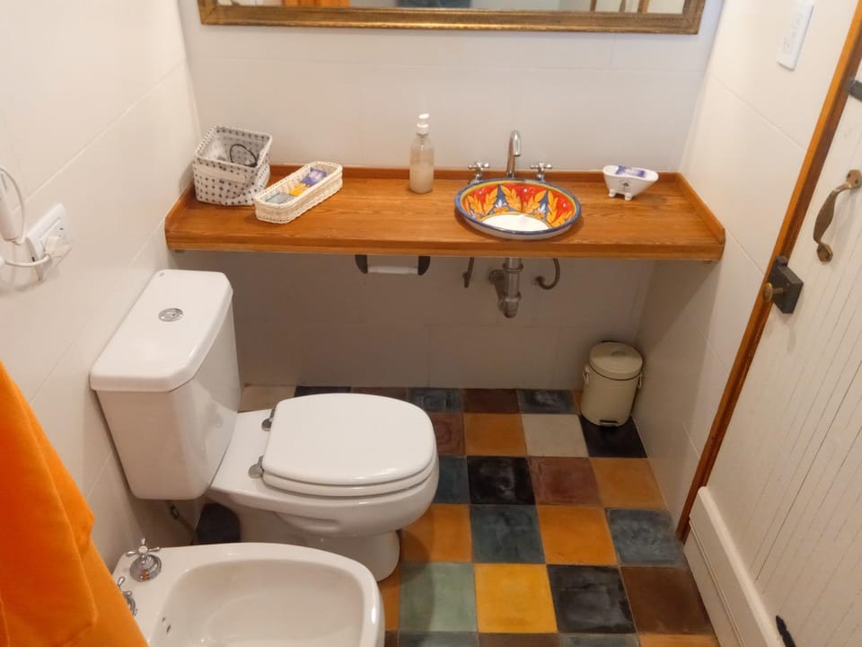 Bathroom, Photo of the whole room