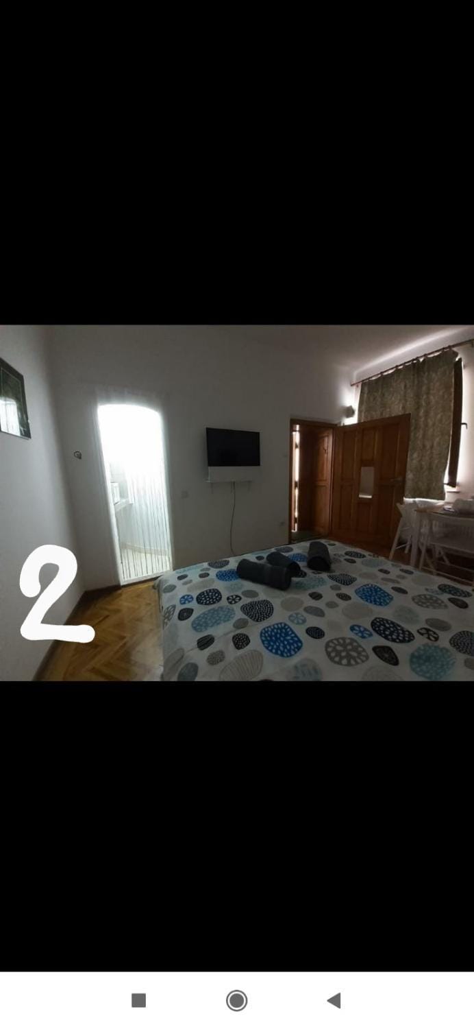 Central Studio in Historic Center Apartment in Brasov
