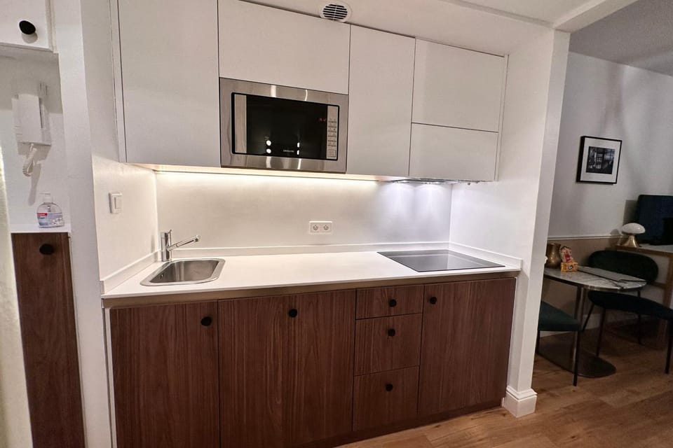 Kitchen or kitchenette