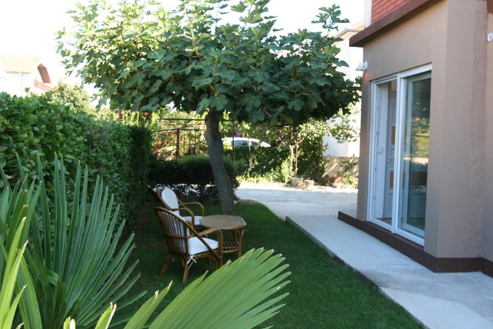 BBQ facilities, Garden, Balcony/Terrace