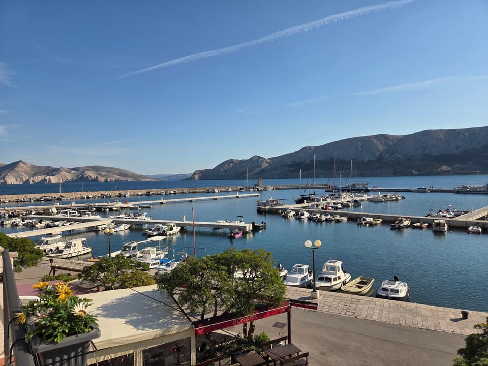 Day, Mountain view, Sea view