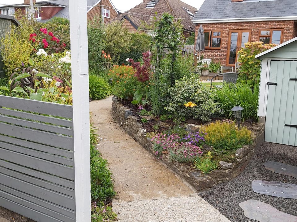 Property building, Facade/entrance, Garden