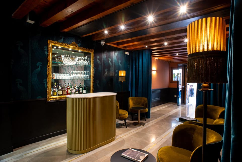 Lobby or reception, Lounge or bar, Seating area