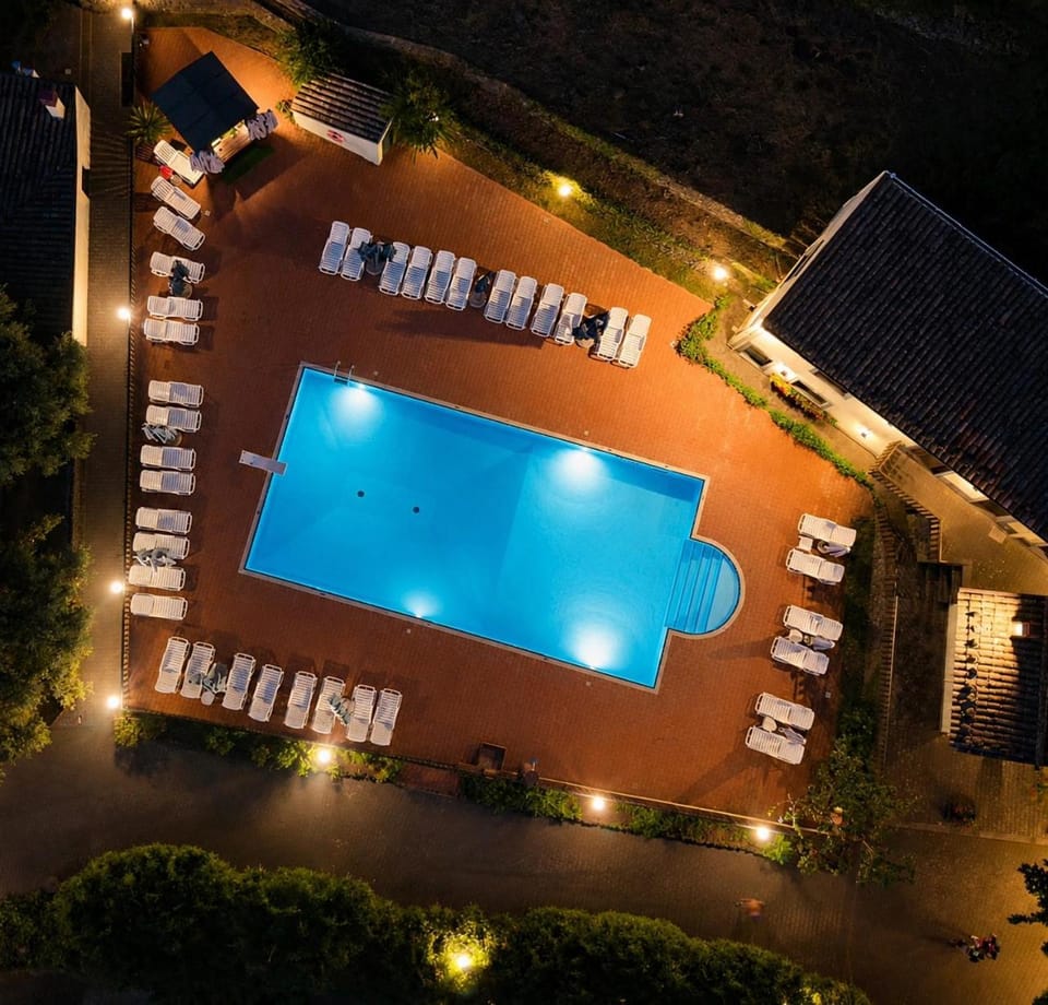 Pool view, Swimming pool, sunbed