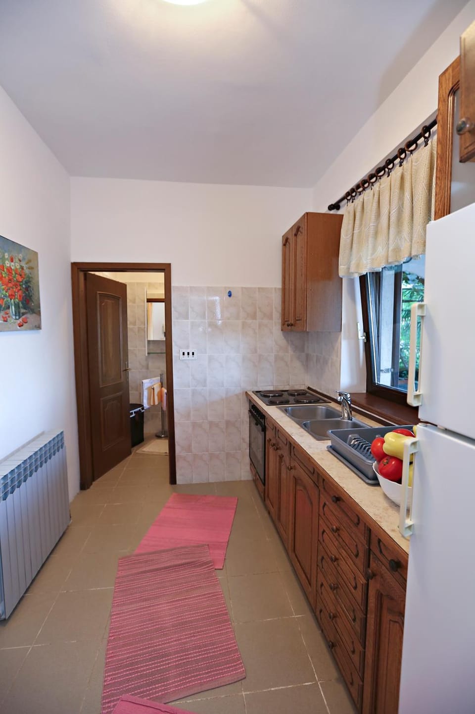 Coffee/tea facilities, Kitchen or kitchenette, Photo of the whole room