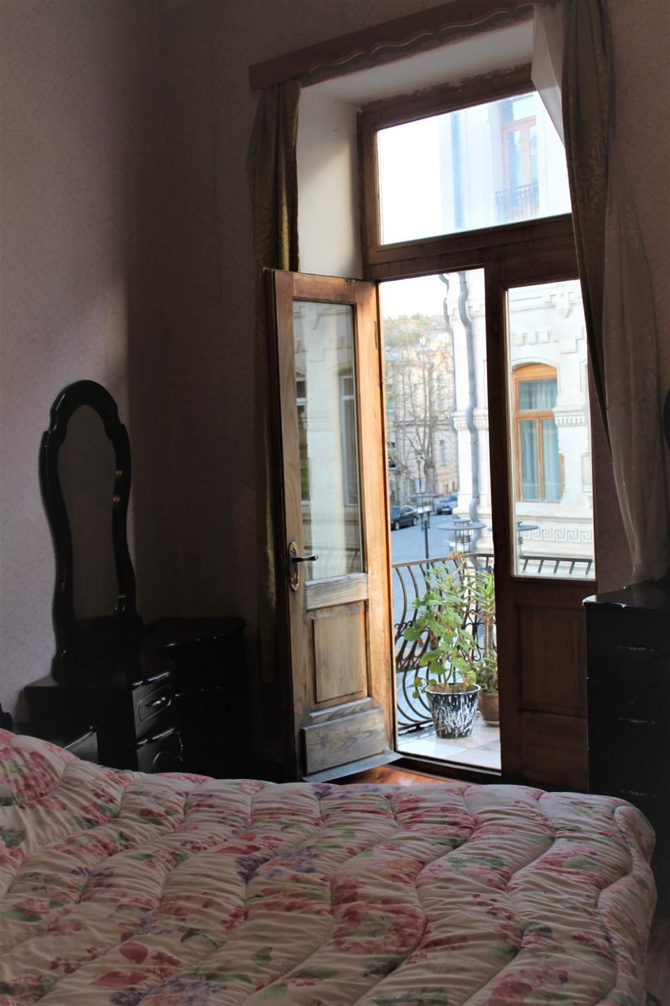 Nearby landmark, Bed, Bedroom