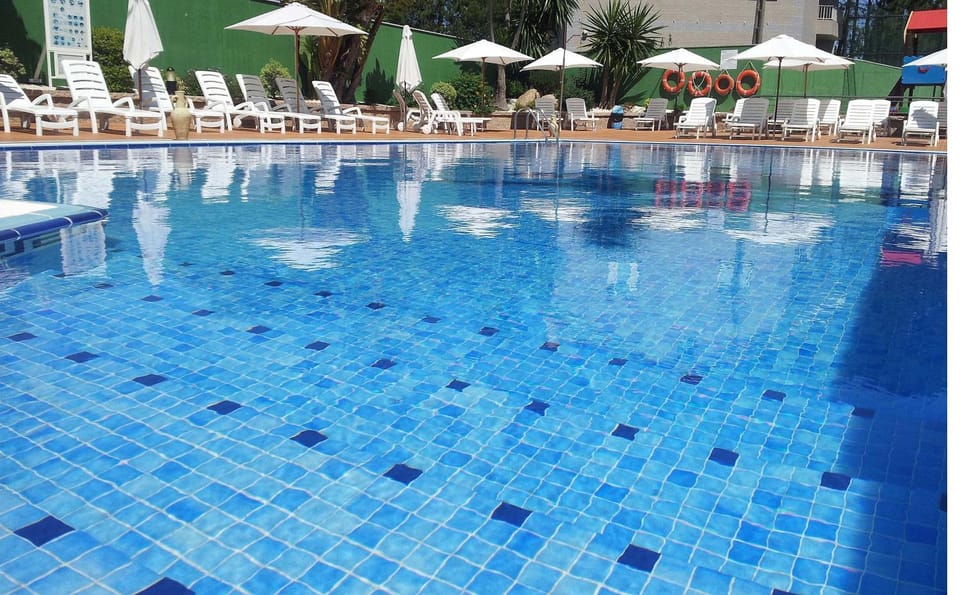 Swimming pool, Swimming pool