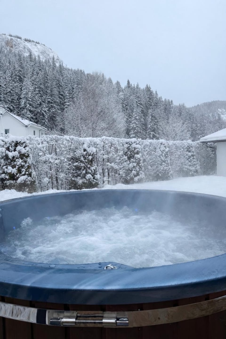 Lacu Roșu Mountain Lodge Bed and Breakfast in Romania