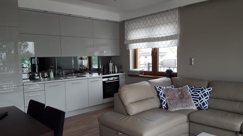 Communal lounge/ TV room, Kitchen or kitchenette, Living room