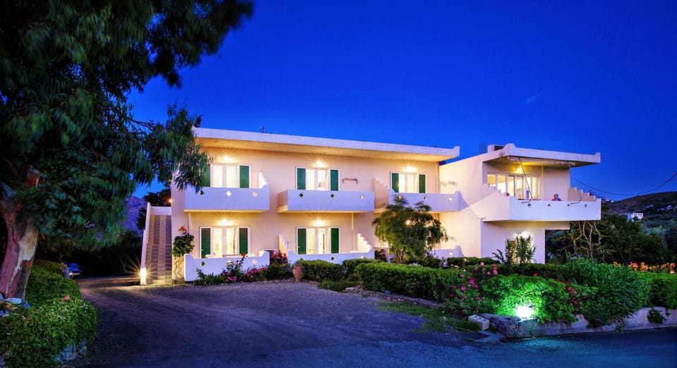 Facade/entrance, Sea view