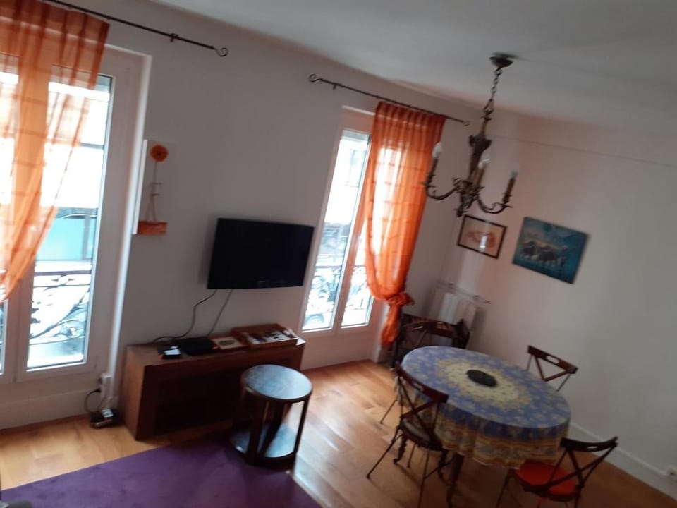 Appartement Petroff Apartment in Paris
