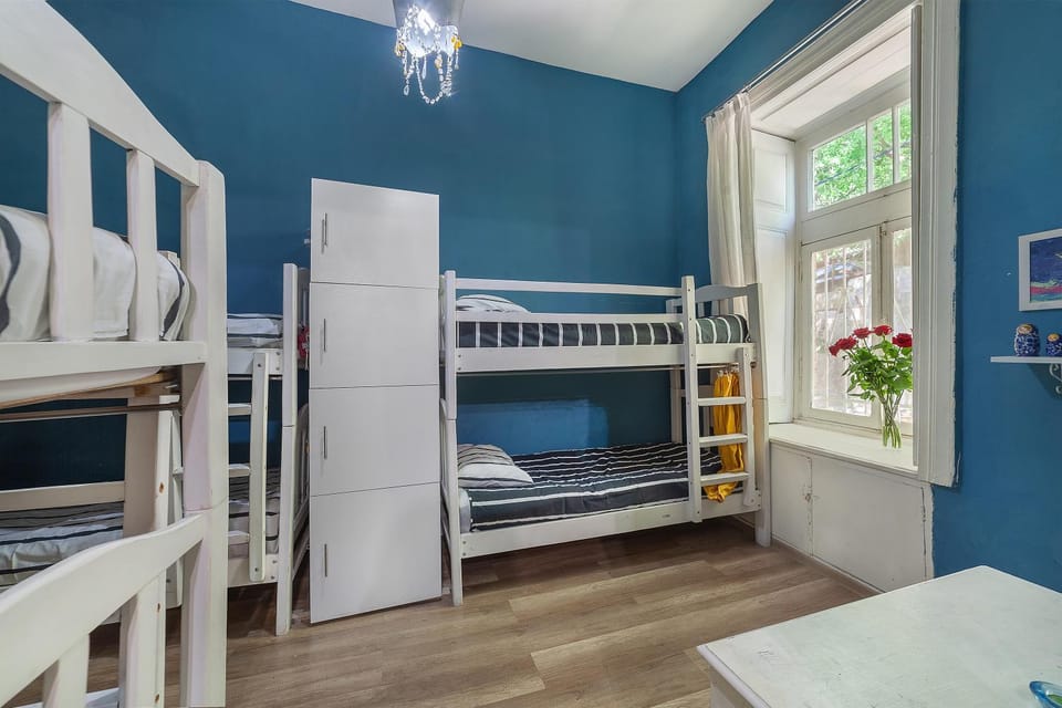 Bedroom, bunk bed, microwave