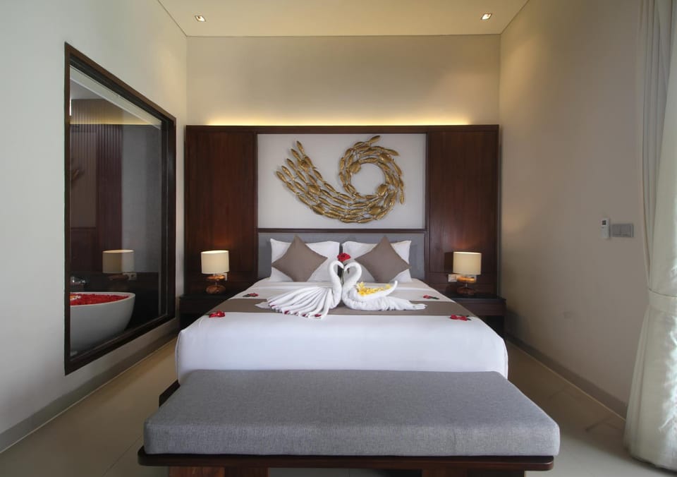 Photo of the whole room, Bedroom