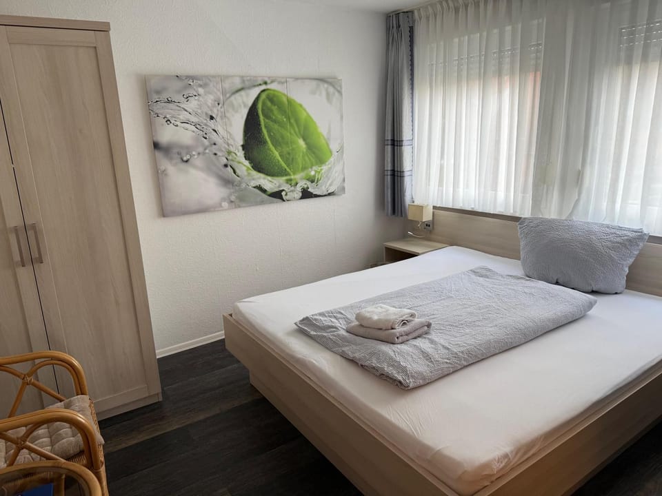 Bed, Photo of the whole room, Bedroom, wardrobe