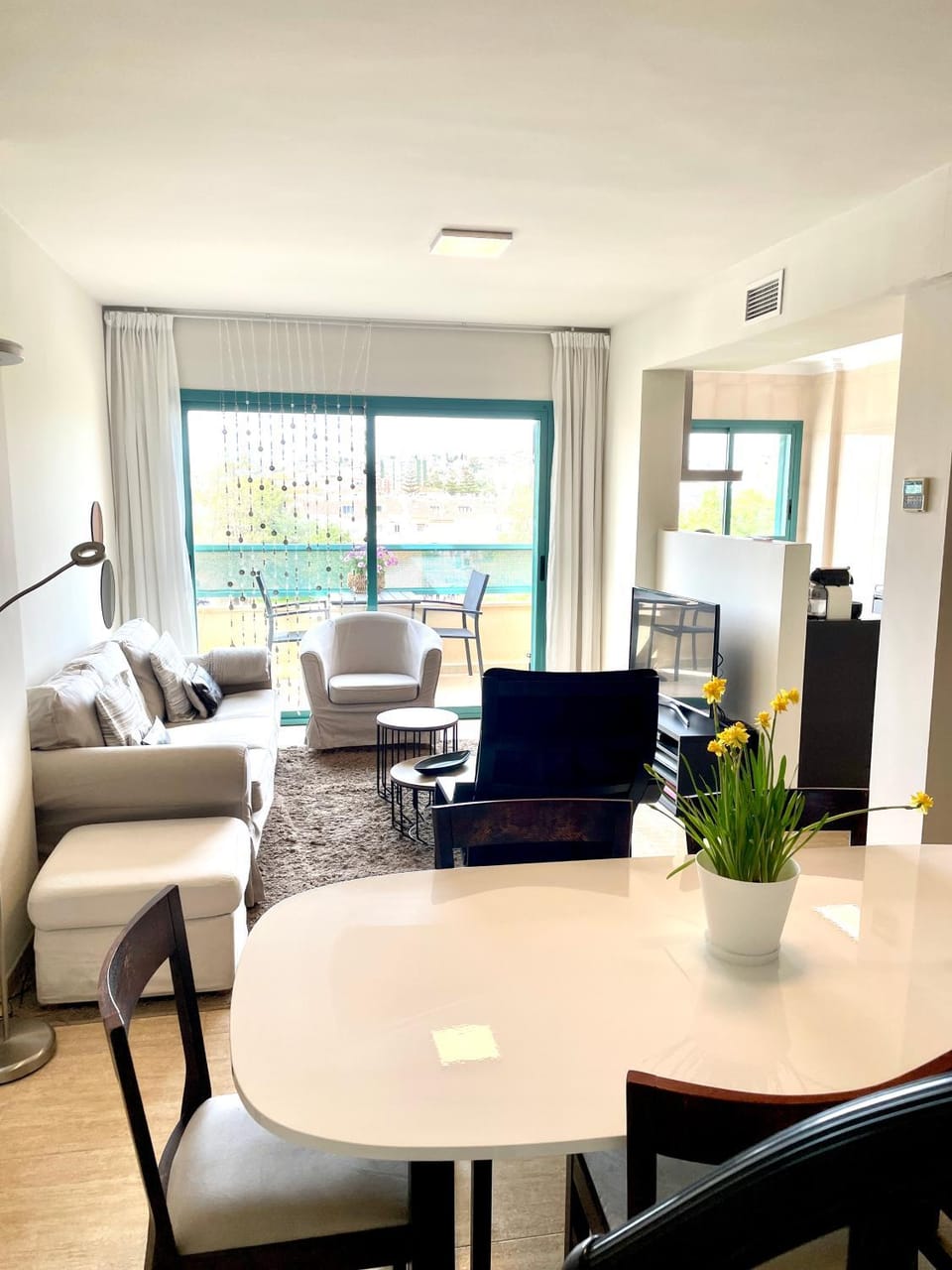 Spring, Dining area, minibar