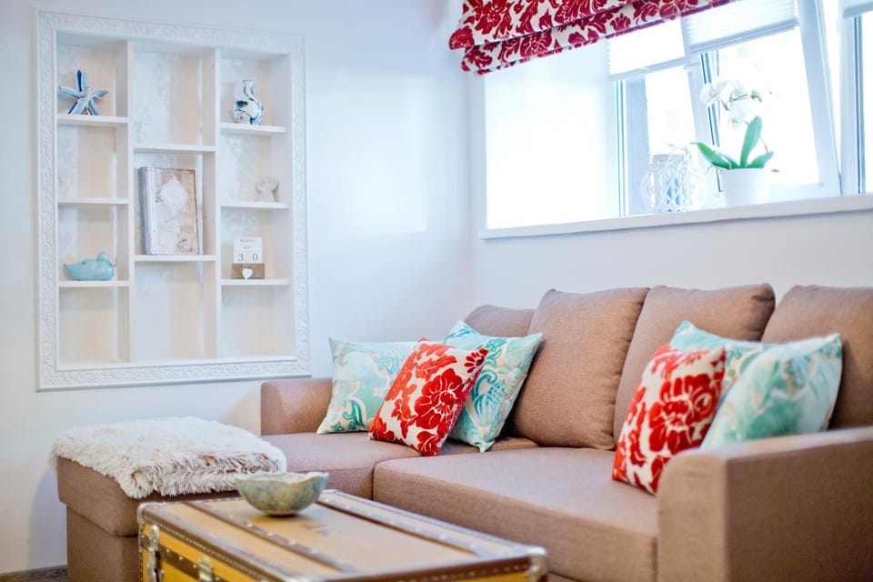 Bed, Living room, Seating area