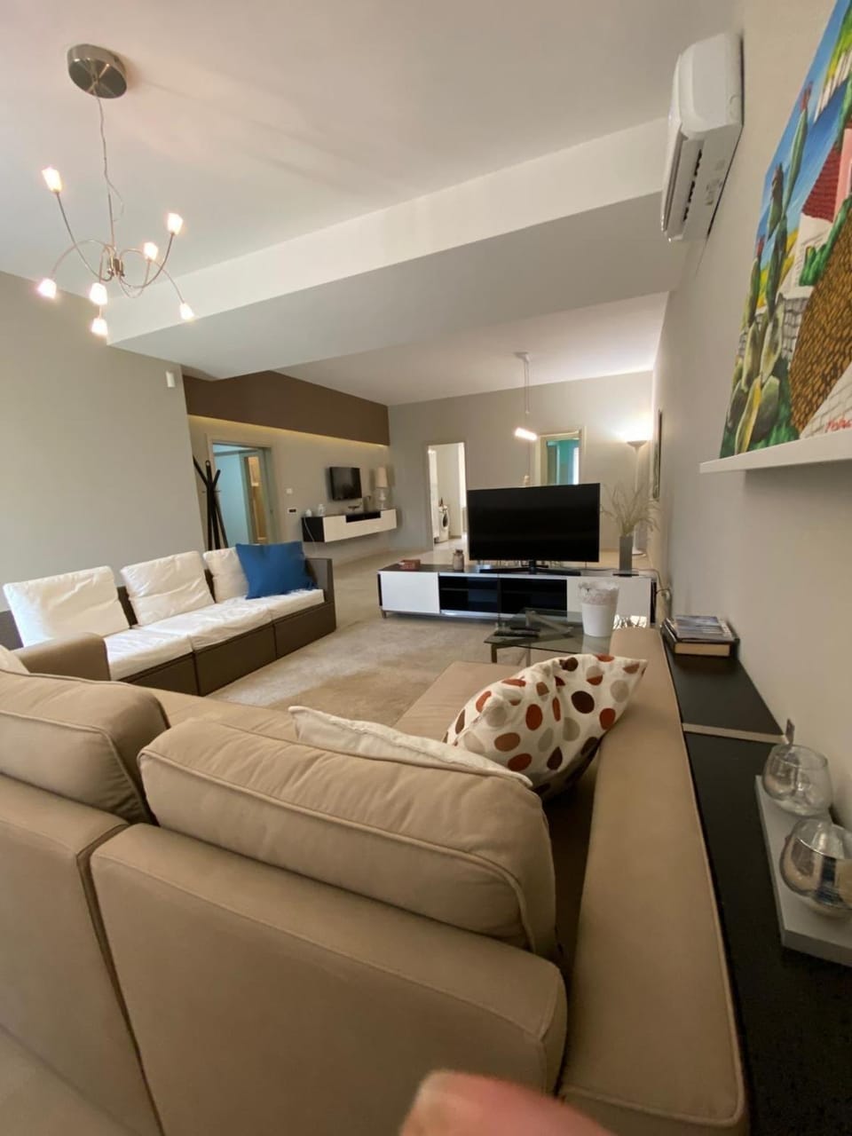 TV and multimedia, Living room, air conditioner