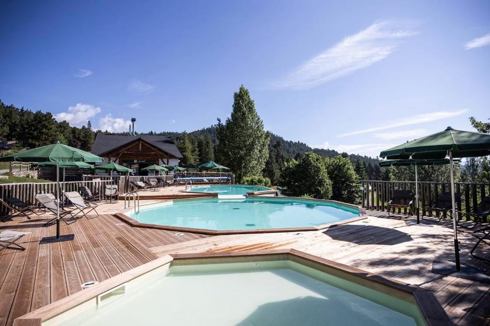Natural landscape, Swimming pool, Swimming pool, sunbed
