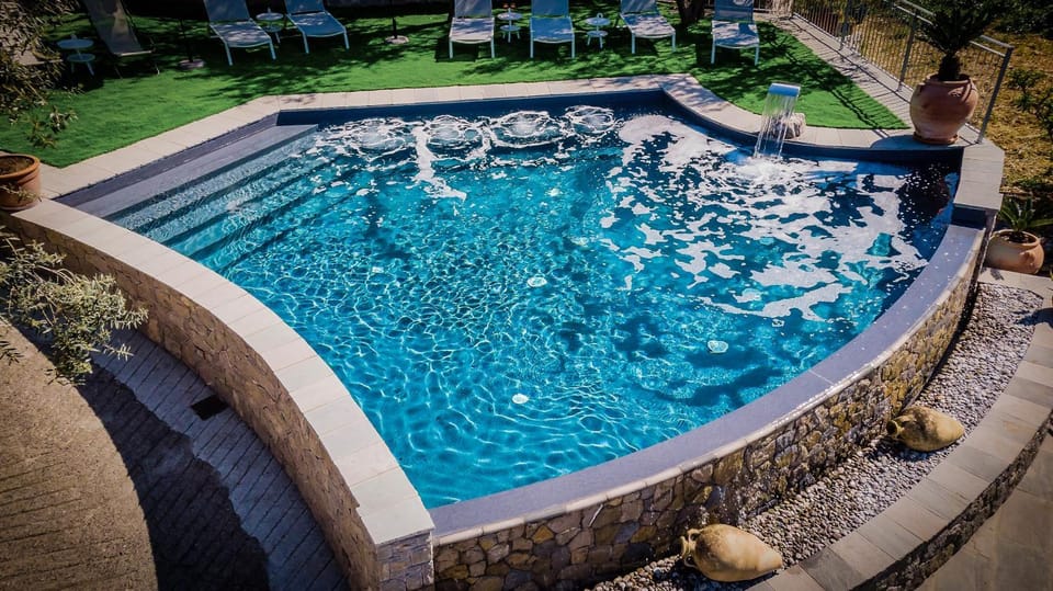 Swimming pool, Swimming pool