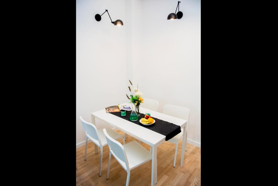Food and drinks, Dining area, Food
