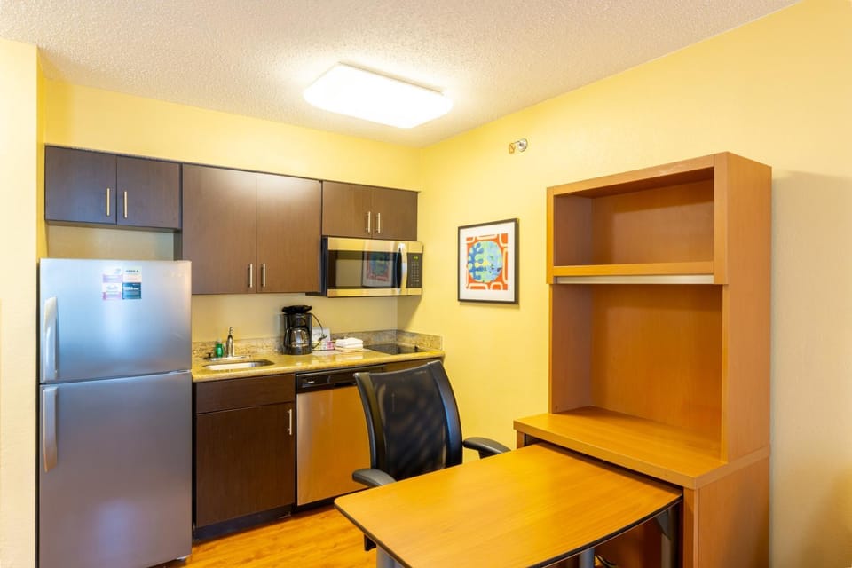 Candlewood Suites Bedford - Fort Worth by IHG Hotel in Bedford