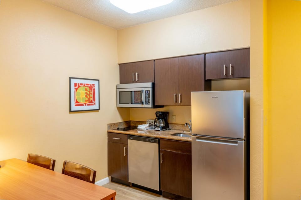 Candlewood Suites Bedford - Fort Worth by IHG Hotel in Bedford
