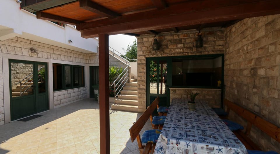 Facade/entrance, BBQ facilities, On site