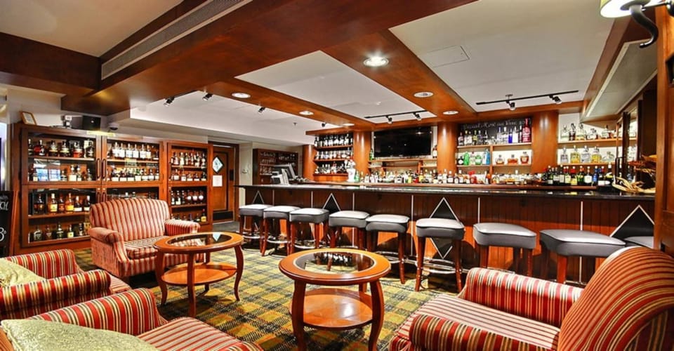 Lounge or bar, Lounge or bar