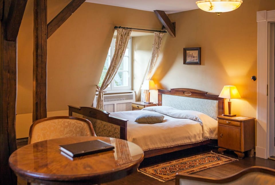 Bed, Photo of the whole room
