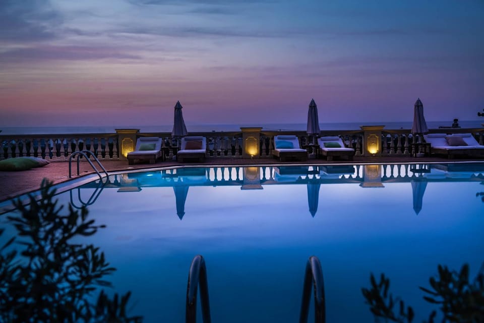 Swimming pool, Sunrise