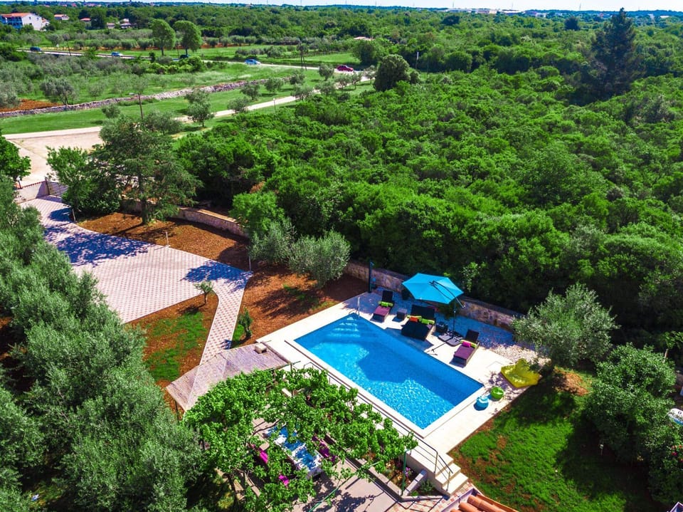 Property building, Swimming pool