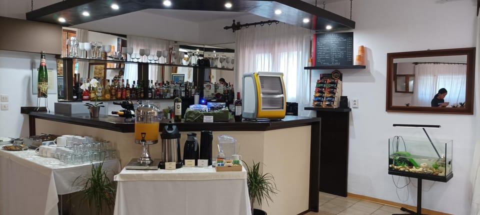 Food and drinks, Buffet breakfast, Alcoholic drinks