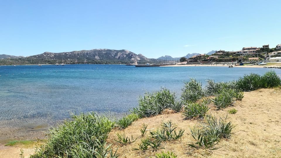 Nearby landmark, Natural landscape, On site