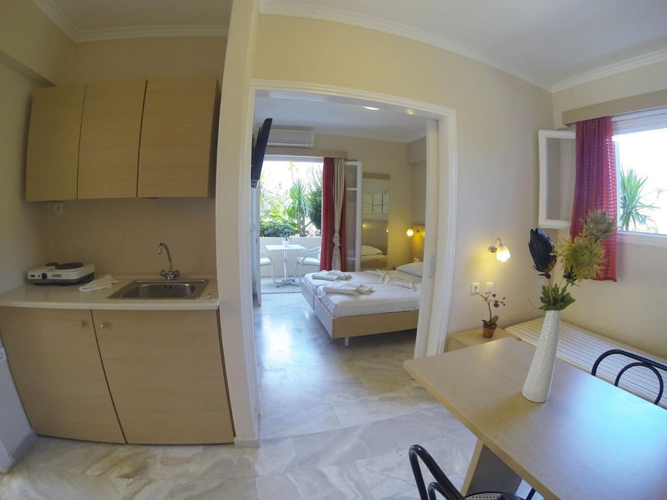 Kitchen or kitchenette, Photo of the whole room